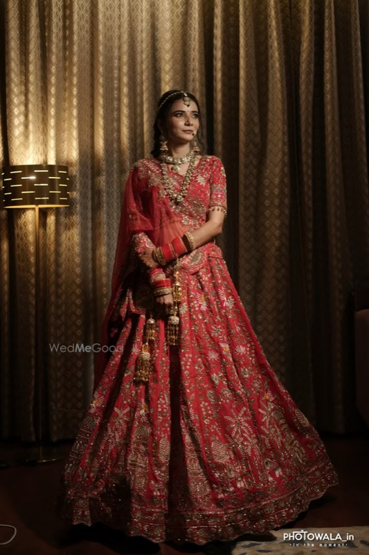 Aakanksha Singh on her wedding day
